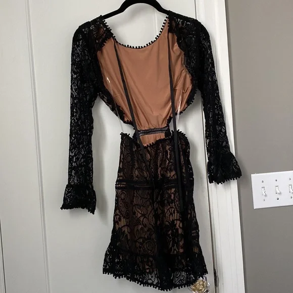 For Love & Lemons Emerie Lace Cutout Dress Black/Nude New without Tags Sz.XS - Picture 3 of 3